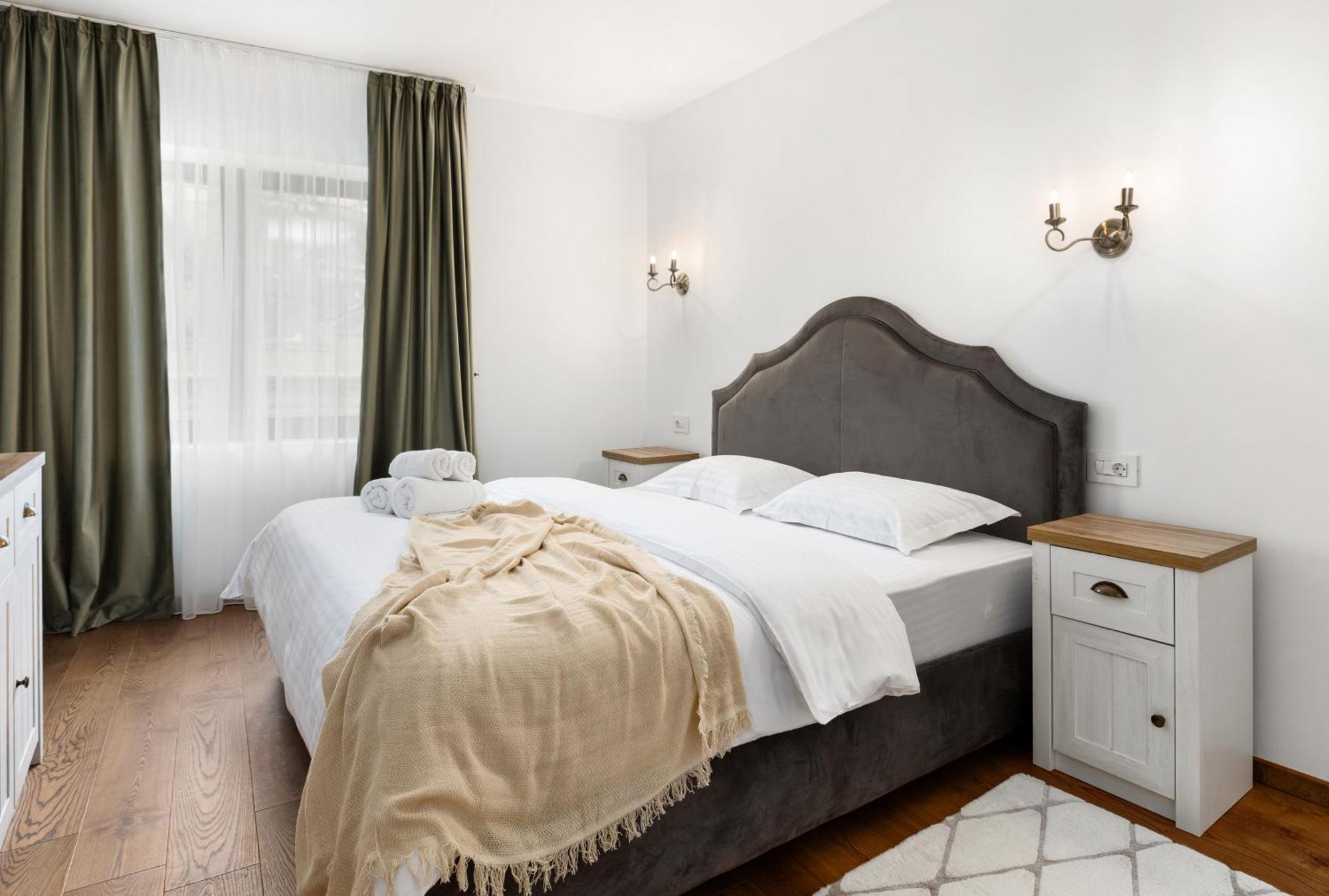براشوف Peak Aparthotel - Old Town - By Cityhost المظهر الخارجي الصورة