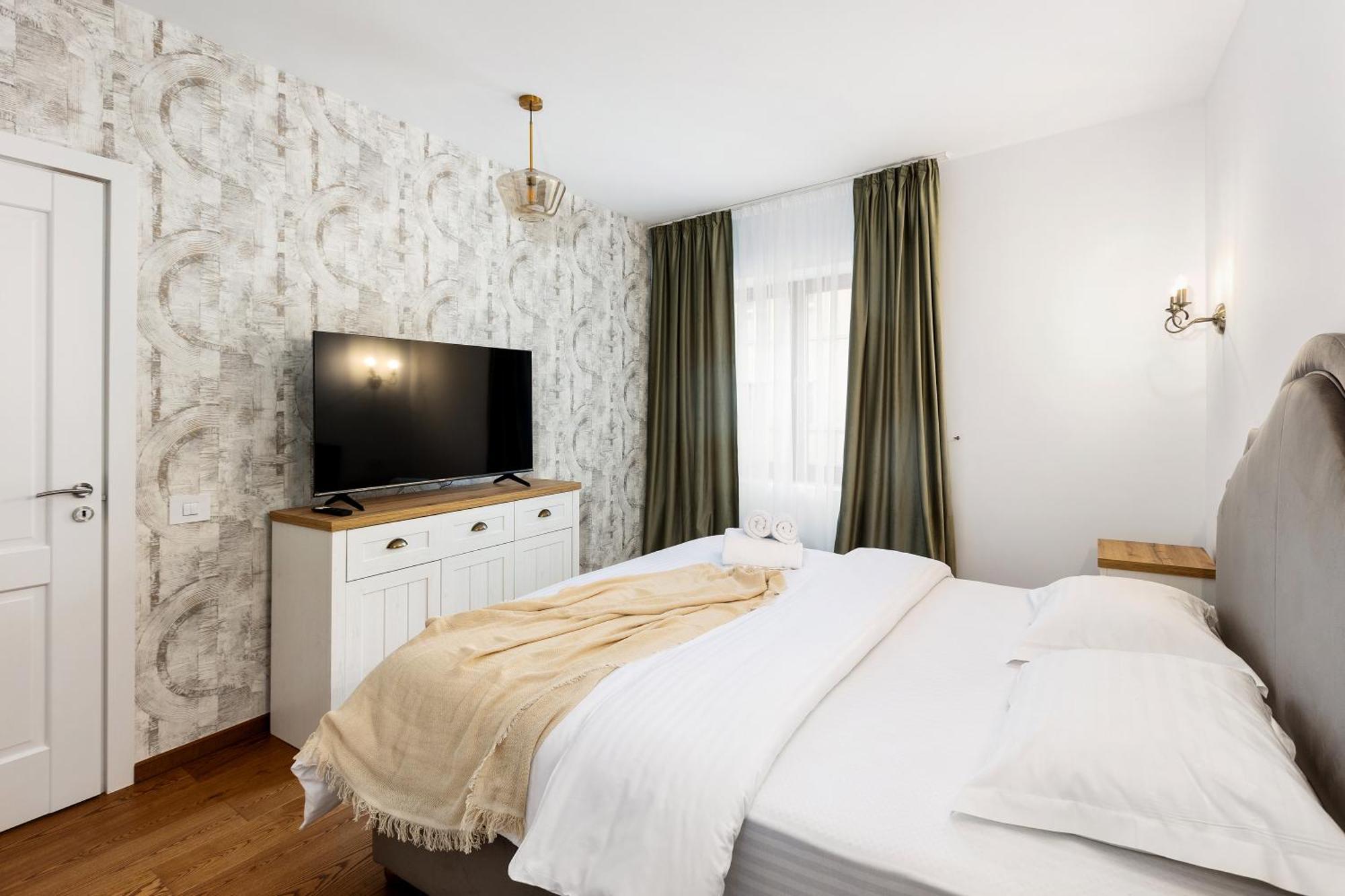 براشوف Peak Aparthotel - Old Town - By Cityhost المظهر الخارجي الصورة