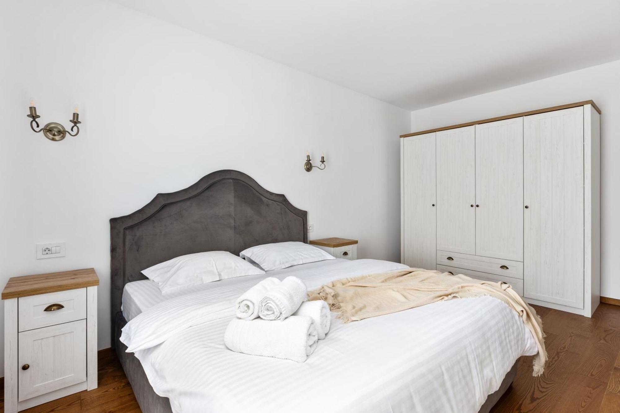 براشوف Peak Aparthotel - Old Town - By Cityhost المظهر الخارجي الصورة