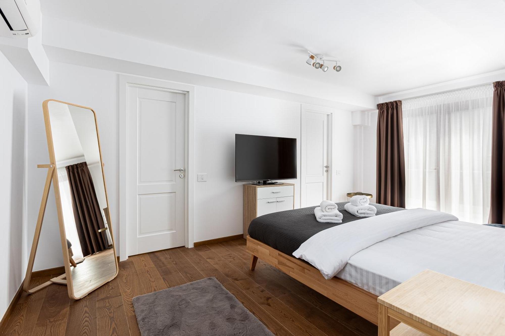 براشوف Peak Aparthotel - Old Town - By Cityhost المظهر الخارجي الصورة