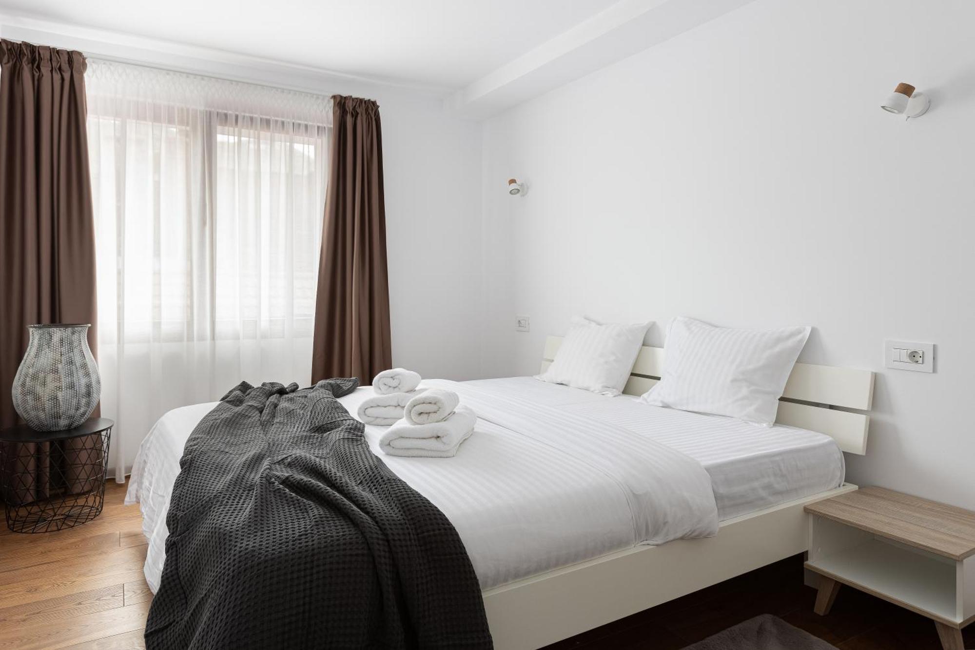 براشوف Peak Aparthotel - Old Town - By Cityhost المظهر الخارجي الصورة