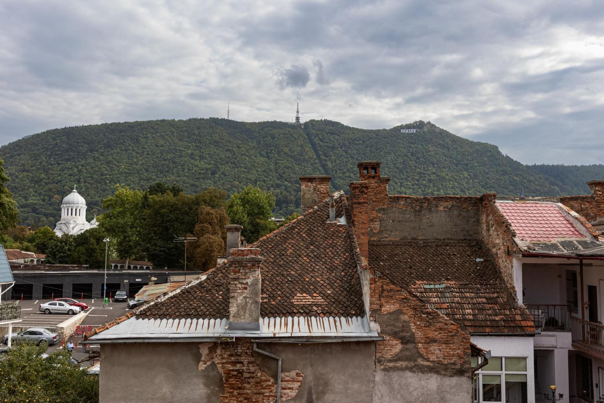 براشوف Peak Aparthotel - Old Town - By Cityhost المظهر الخارجي الصورة