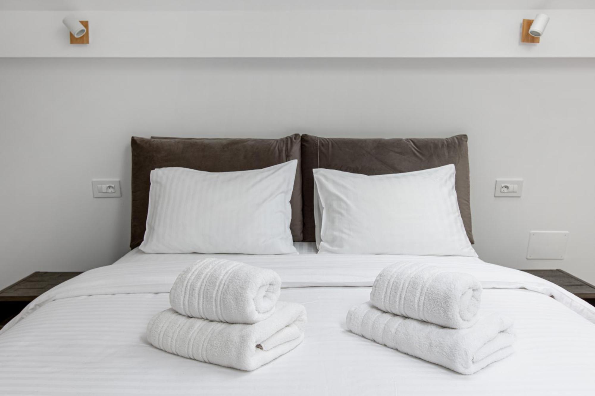 براشوف Peak Aparthotel - Old Town - By Cityhost المظهر الخارجي الصورة